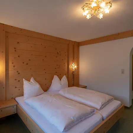 Gaestehaus Almhof Zoblen