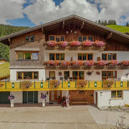 فندق مبيت وإفطار Gaestehaus Almhof