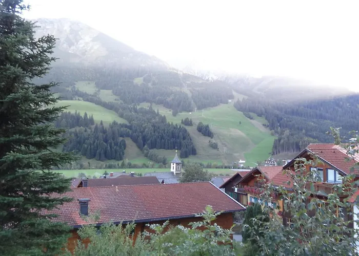 Gaestehaus Almhof * Zöblen