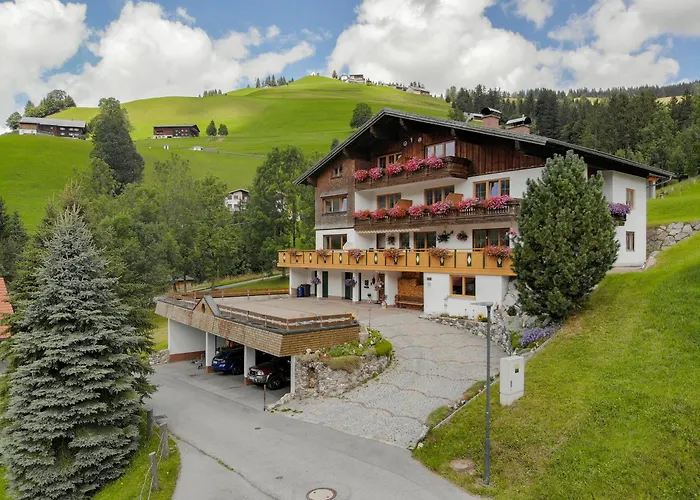 ベッド・アンド・ブレックファスト Gaestehaus Almhof